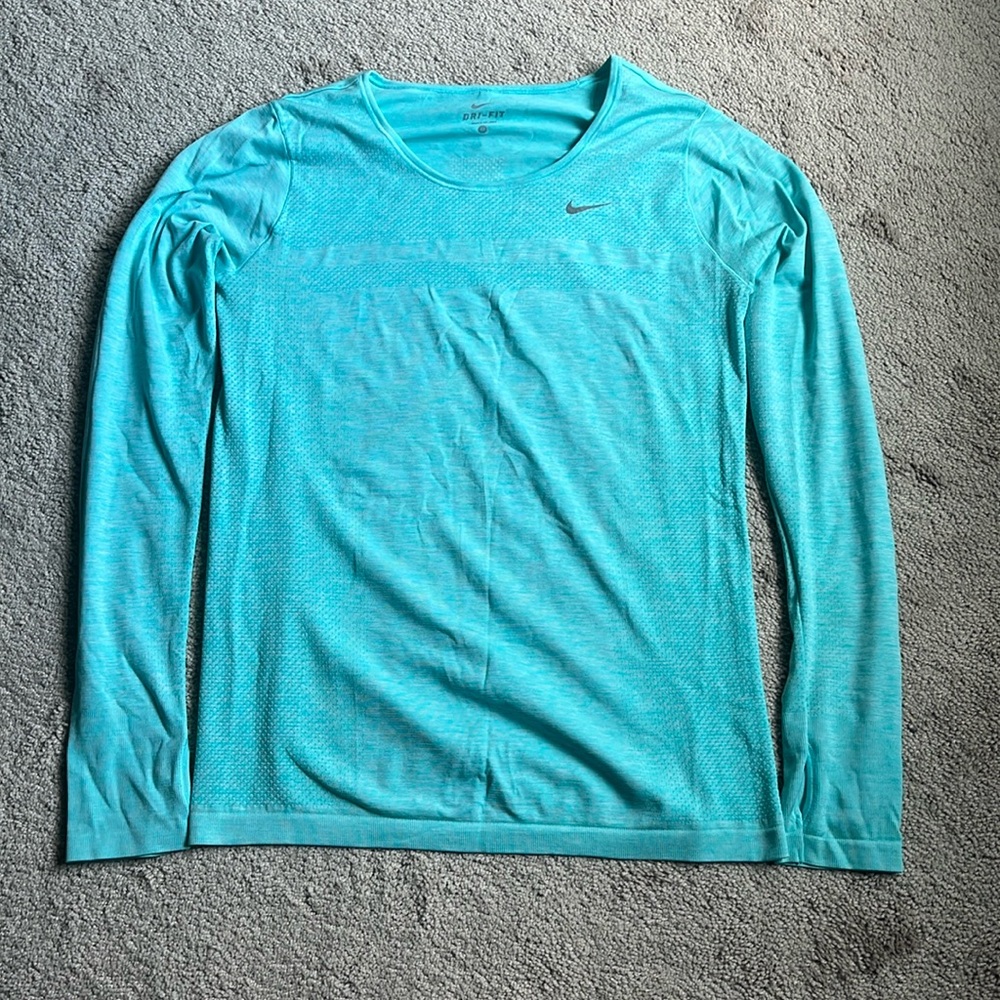 Nike DriFit Long Sleeve Light Weight Shirt - Light Blue